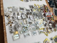 Scharnieren en schuifsloten - afbeelding 1 van  13