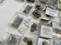 Scharnieren en schuifsloten - afbeelding 12 van  13