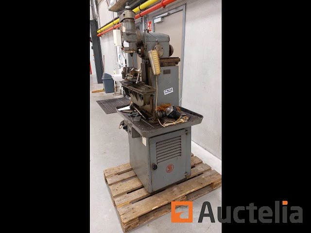Schaublin 12 freesmachine - afbeelding 1 van  11