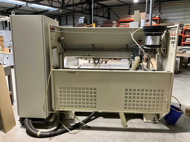 Scheer bs 51 deuvelinvoermachine cnc gestuurd - afbeelding 19 van  22