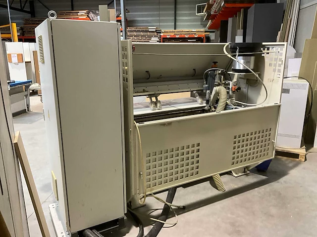 Scheer bs 51 deuvelinvoermachine cnc gestuurd - afbeelding 20 van  22