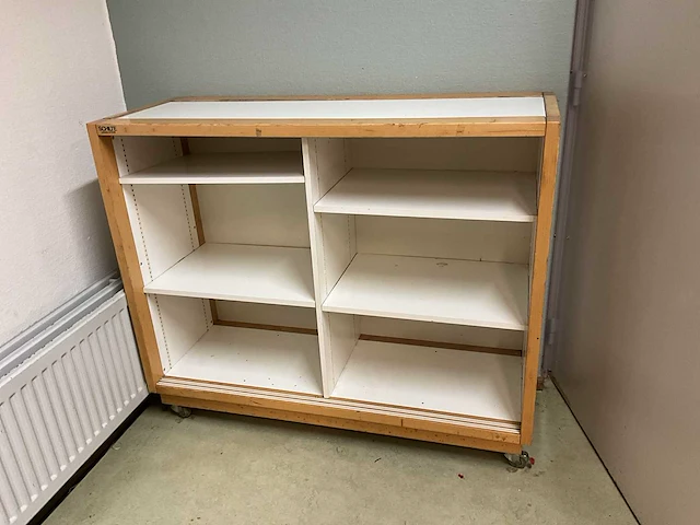 Schilte schoolkast - afbeelding 1 van  4