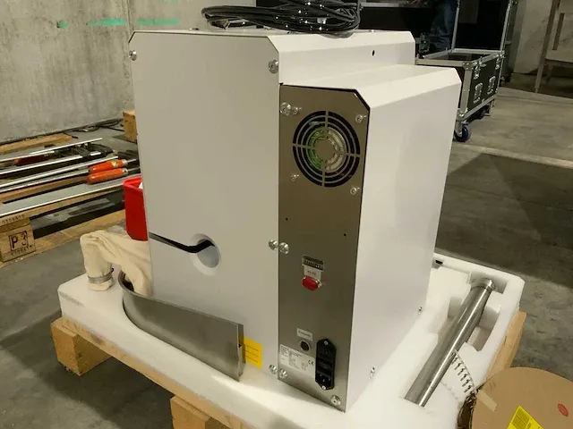 Schleuniger stripcrimp 750 automatische stripmachine - afbeelding 3 van  8