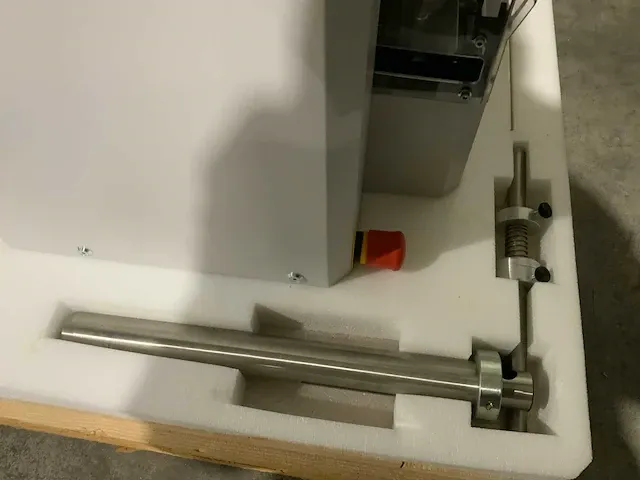 Schleuniger stripcrimp 750 automatische stripmachine - afbeelding 5 van  8