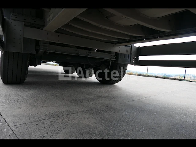 Schmitz cargobull schuifzeiloplegger dekzeil platform en vloer voor coil transport - afbeelding 17 van  34
