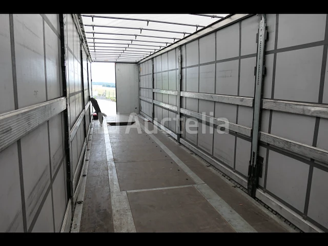 Schmitz cargobull schuifzeiloplegger dekzeil platform en vloer voor coil transport - afbeelding 22 van  34