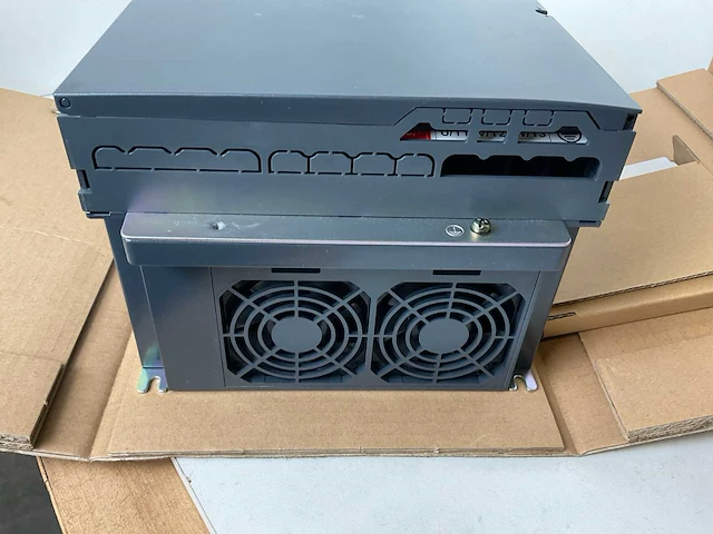 Schneider altivar 312 atv312hd11m3b frequentieregelaar - afbeelding 6 van  10