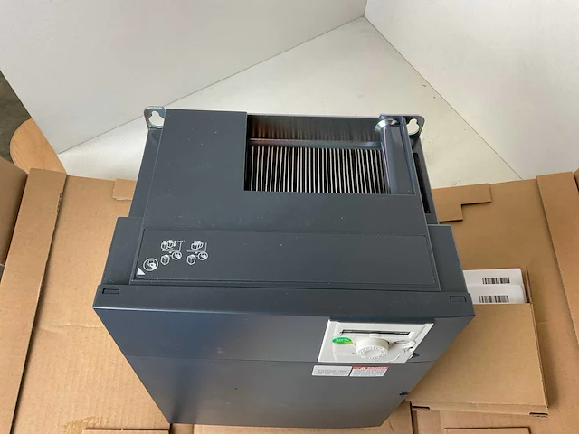 Schneider altivar 312 atv312hd11m3b frequentieregelaar - afbeelding 9 van  10