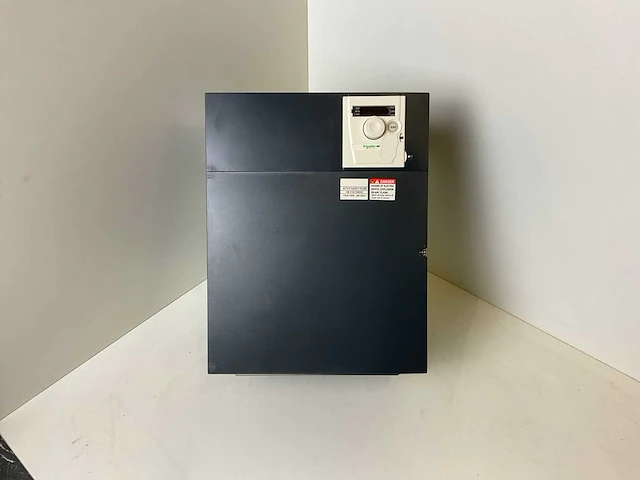 Schneider altivar 312 atv312hd11n4b frequentieregelaar - afbeelding 1 van  13