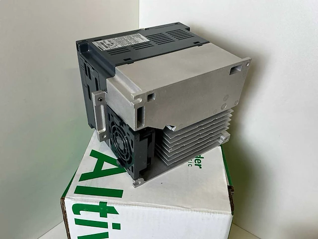 Schneider altivar 312 atv312hu40s6 frequentieregelaar (2x) - afbeelding 8 van  8