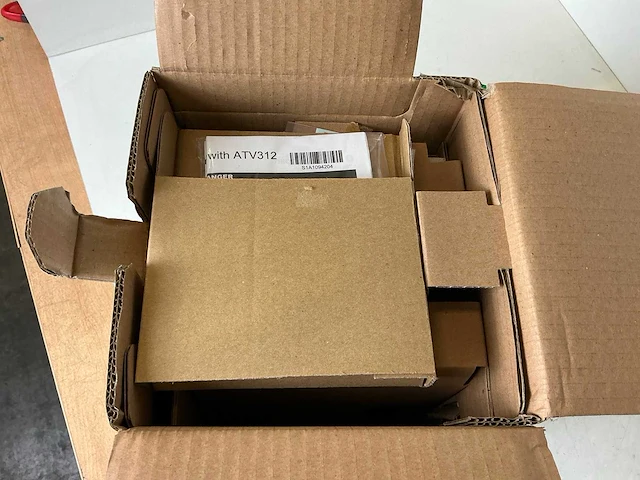 Schneider altivar 312 atv312hu40s6 frequentieregelaar (2x) - afbeelding 4 van  8