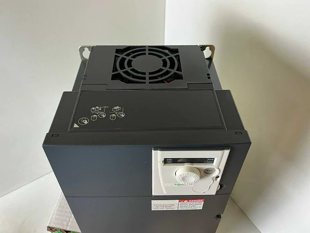 Schneider altivar 312 atv312hu75s6 frequentieregelaar - afbeelding 8 van  8