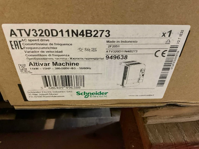 Schneider altivar 320 atv320d11n4b273 frequentieregelaar - afbeelding 9 van  9