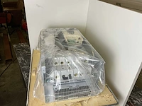 Schneider altivar 71 atv71hd45m3xg1 inbouw frequentieregelaar - afbeelding 4 van  11