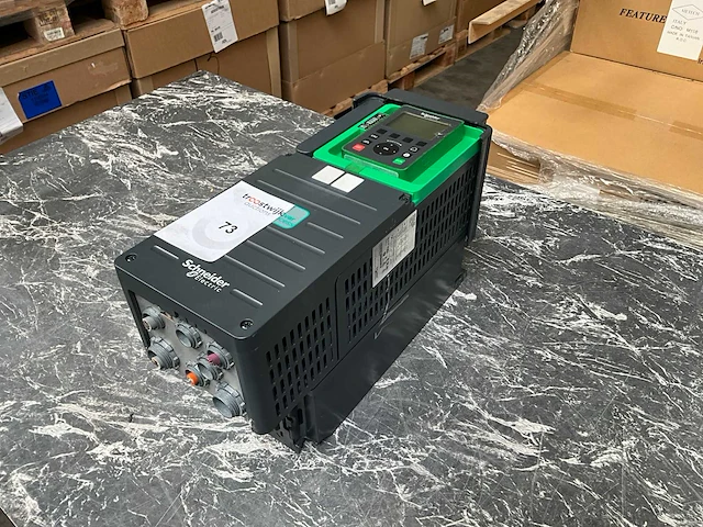 Schneider altivar 930 frequentieregelaar - afbeelding 1 van  6