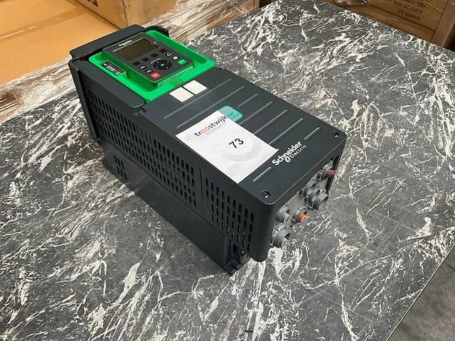 Schneider altivar 930 frequentieregelaar - afbeelding 3 van  6