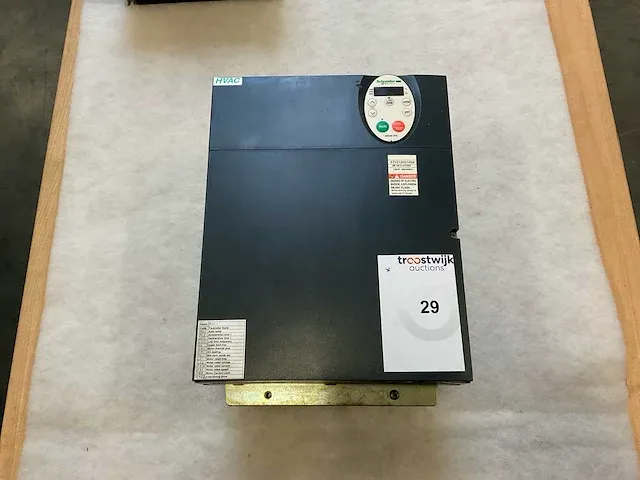 Schneider atv212hd15n4 frequentieregelaar - afbeelding 1 van  6