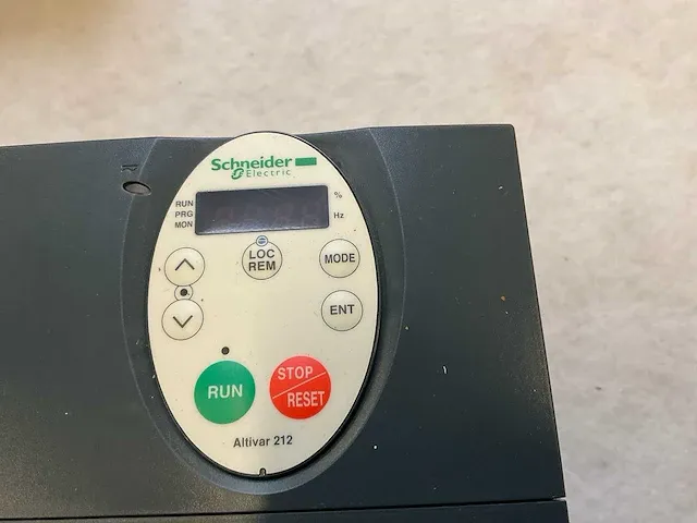 Schneider atv212hd15n4 frequentieregelaar - afbeelding 4 van  6