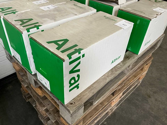 Schneider atv310lu15n4 frequentieregelaar - afbeelding 6 van  7