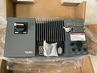 Schneider atv310lu15n4 frequentieregelaar - afbeelding 3 van  7