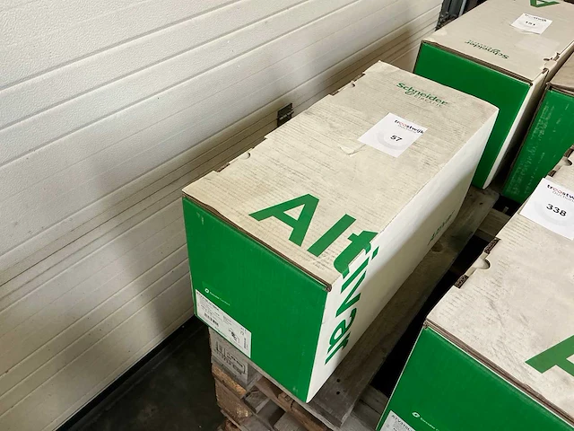 Schneider atv310lu15n4 frequentieregelaar - afbeelding 7 van  7