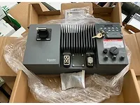 Schneider atv310lu22n4 frequentieregelaar - afbeelding 1 van  8