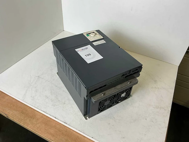 Schneider atv312hd15n4 frequentieregelaar - afbeelding 1 van  5