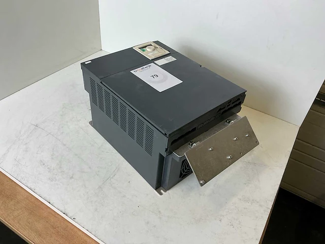 Schneider atv312hd15n4 frequentieregelaar - afbeelding 1 van  6