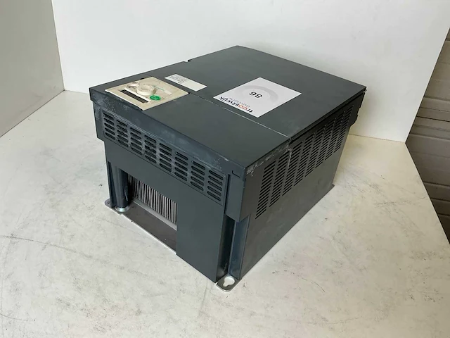 Schneider atv312hd15n4 frequentieregelaar - afbeelding 5 van  7