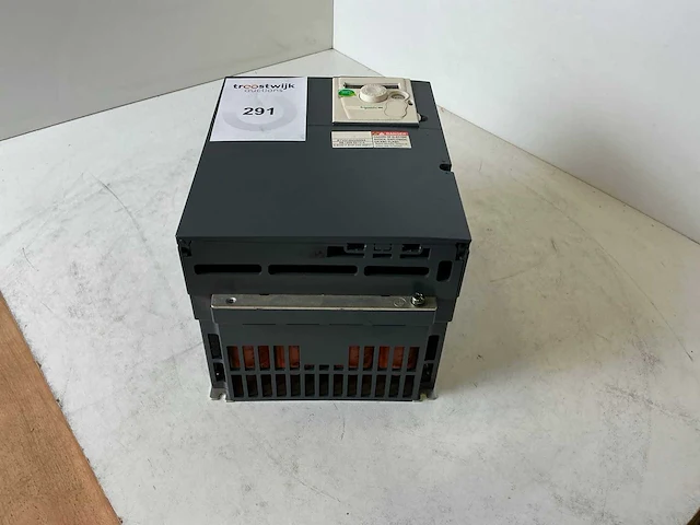 Schneider atv312hu55n4 frequentieregelaar - afbeelding 2 van  5