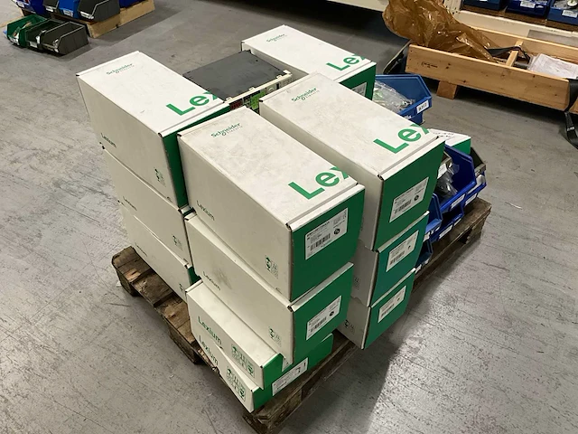 Schneider partij elektrische onderdelen - afbeelding 46 van  50