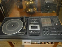 Schneider radio en platenspeler - afbeelding 1 van  7