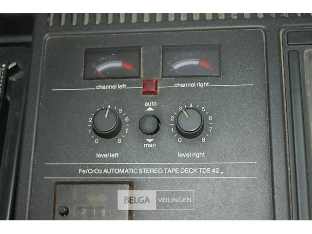 Schneider radio en platenspeler - afbeelding 7 van  7