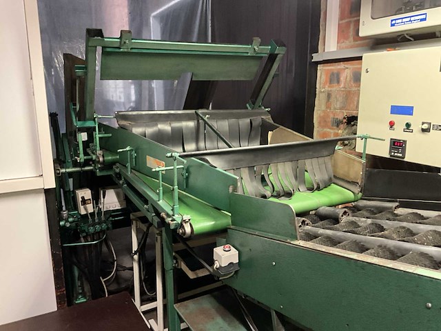 Schoemans 3-sporige sorteermachine - afbeelding 19 van  21