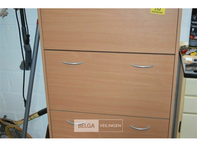 Schoenenkast met 3 lades - met inhoud - afbeelding 3 van  3