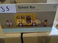 Schoolbus met houten fsc karakters little dutch - afbeelding 1 van  2