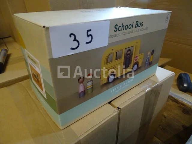 Schoolbus met houten fsc karakters little dutch - afbeelding 2 van  2