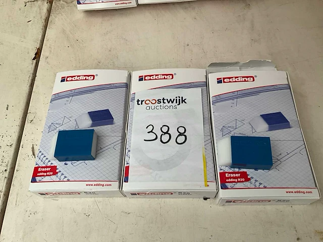 Schoolinventaris,standaard gom.20 stuks/ box. (3x) - afbeelding 1 van  1
