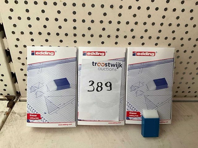 Schoolinventaris,standaard gom.20 stuks/ box. (3x) - afbeelding 1 van  1