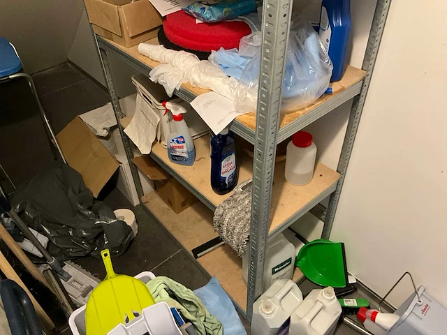 Schoonmaakwagen boma + diverse schoonmaakmiddelen - afbeelding 6 van  7