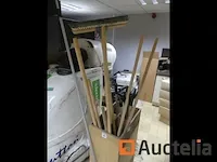 Schoppen, borstel en gereedschapsgreep - afbeelding 2 van  6