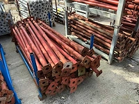Schoren (rood) 64x aannemersmateriaal - afbeelding 2 van  2