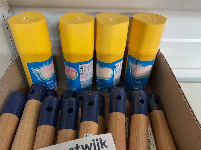 Schrapers en doeken - afbeelding 3 van  5