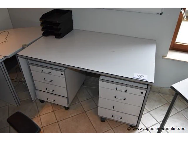 Schrijftafel vv 2 ladeblokken - afbeelding 1 van  1