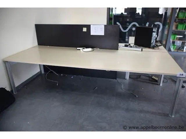 Schrijftafel - afbeelding 1 van  1