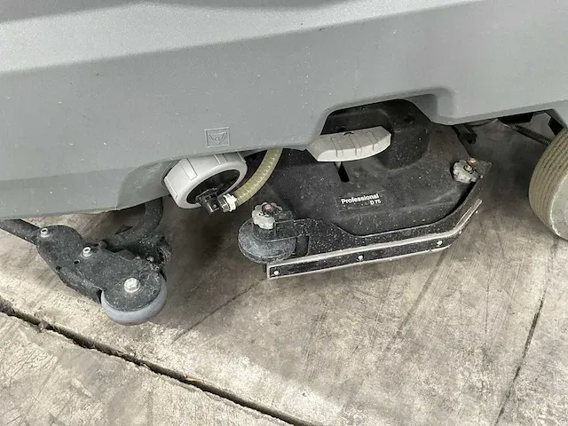 Schrob-zuigmachine kärcher professional b 150 r - afbeelding 4 van  29