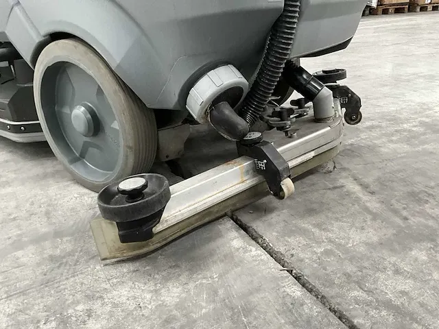 Schrob-zuigmachine kärcher professional b 150 r - afbeelding 14 van  17