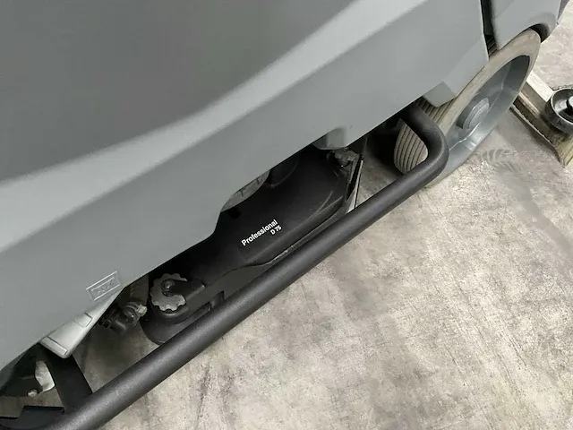 Schrob-zuigmachine kärcher professional b 150 r - afbeelding 16 van  17