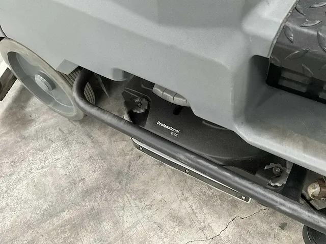 Schrob-zuigmachine kärcher professional b 150 r - afbeelding 17 van  17
