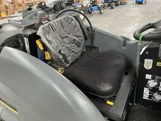 Schrob-zuigmachine kärcher professional b 250 r - afbeelding 2 van  19